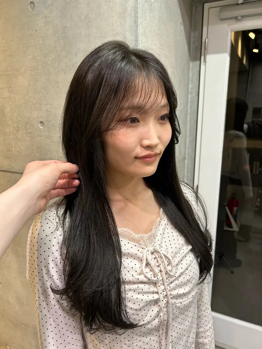 ロング カラー 透明感カラー グレージュ オリーブグレージュ オリーブグレー レイヤー/ブロンド 透明感カラー/ヒロトのヘアスタイル