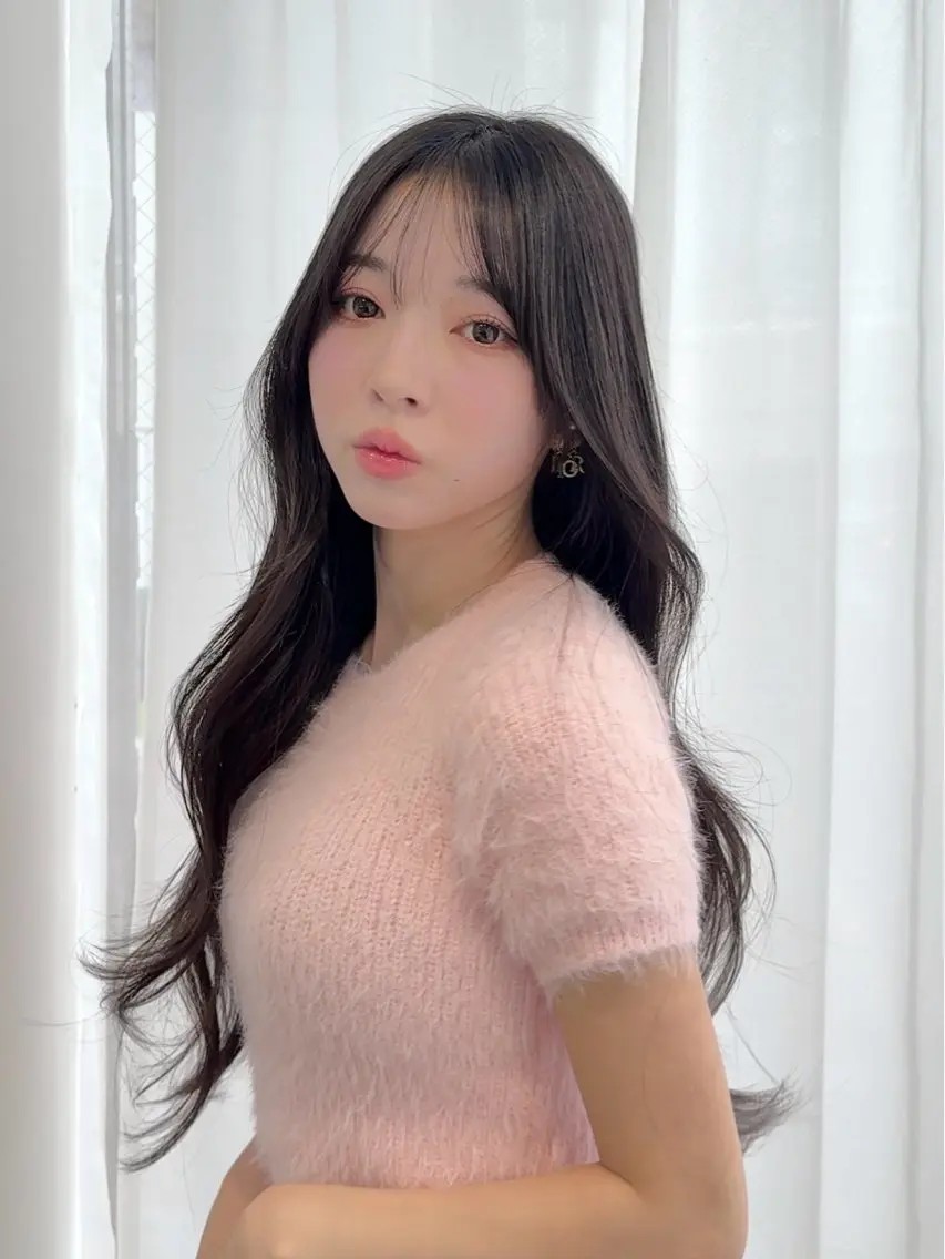 ロング 顔まわりレイヤー レイヤーカット 戸張 翔太のヘアスタイル