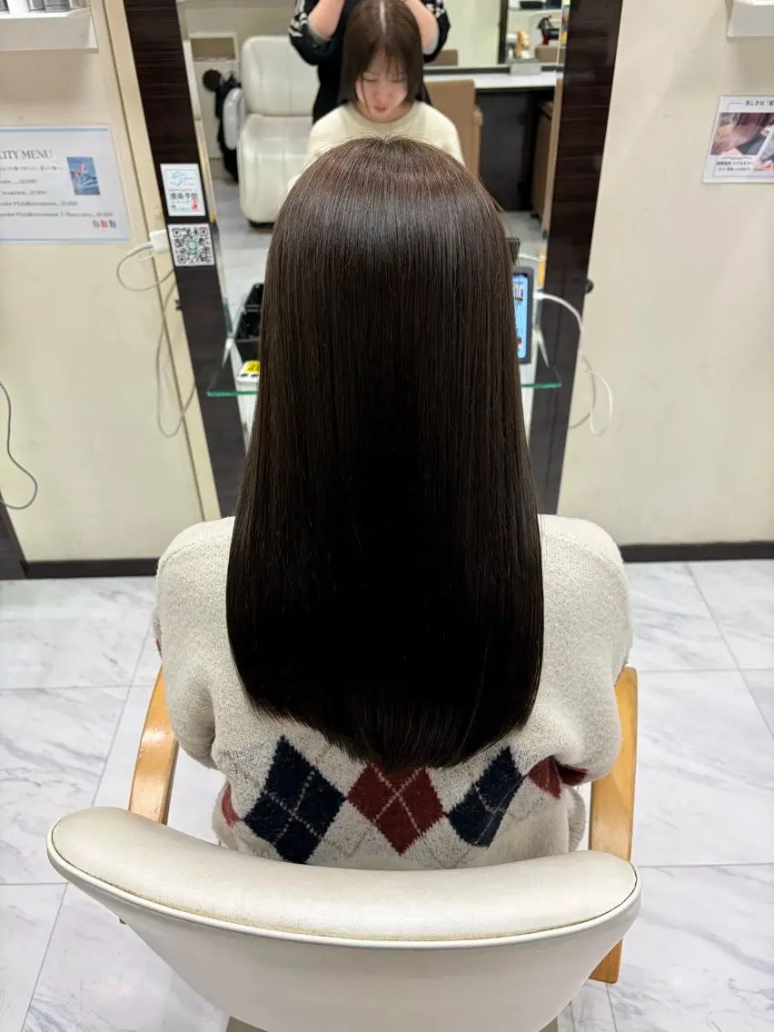 ロング カラー ブラウンカラー オリーブブラウン ヘアカラー 旗手 沙和のヘアスタイル