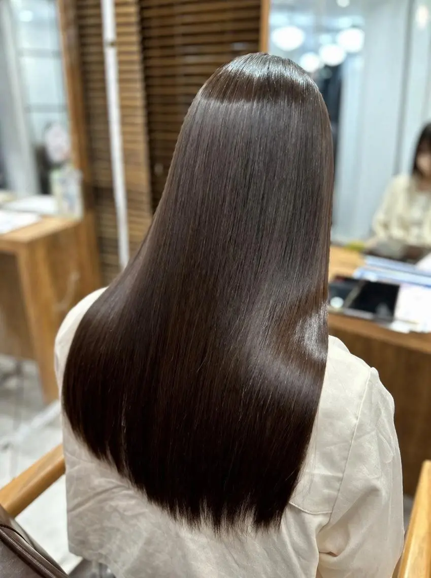 カット+髪質改善水素ストレート(縮毛矯正)+オージュアケアトリートメントの写真
