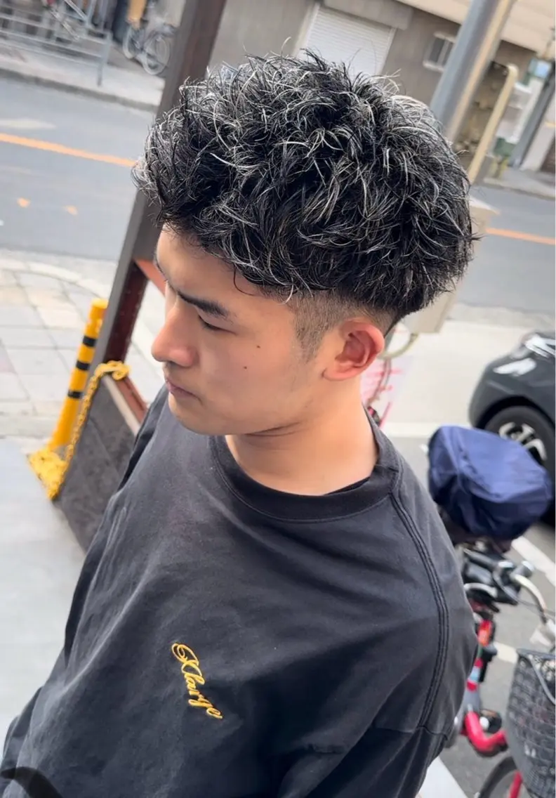 ショート カラー 坂井 琉生のヘアスタイル