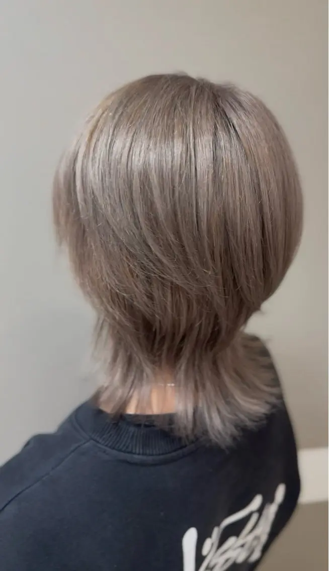 カラー メンズ グレージュ 🫧らんと🫧  ︎︎のヘアスタイル