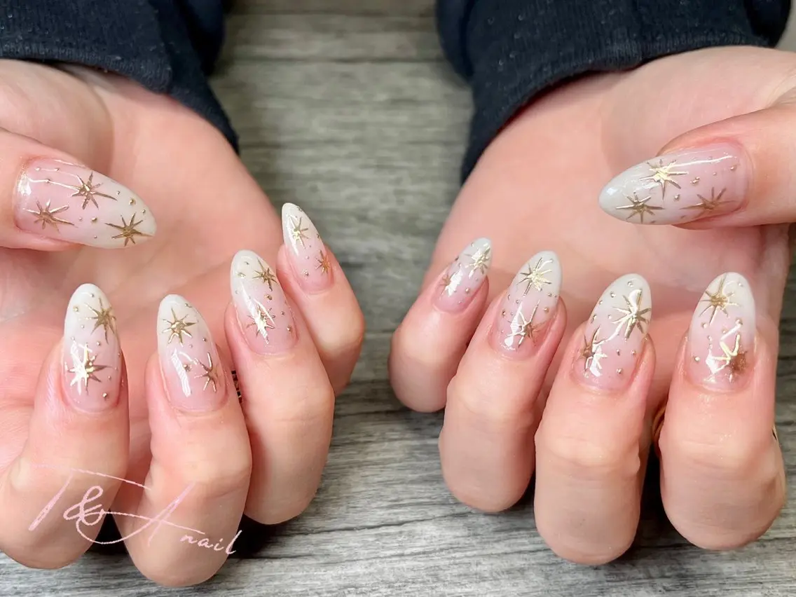 ネイル 長さ出し ジェルネイル グラデーション キラキラネイル スカルプネイル T&A nailのネイルデザイン