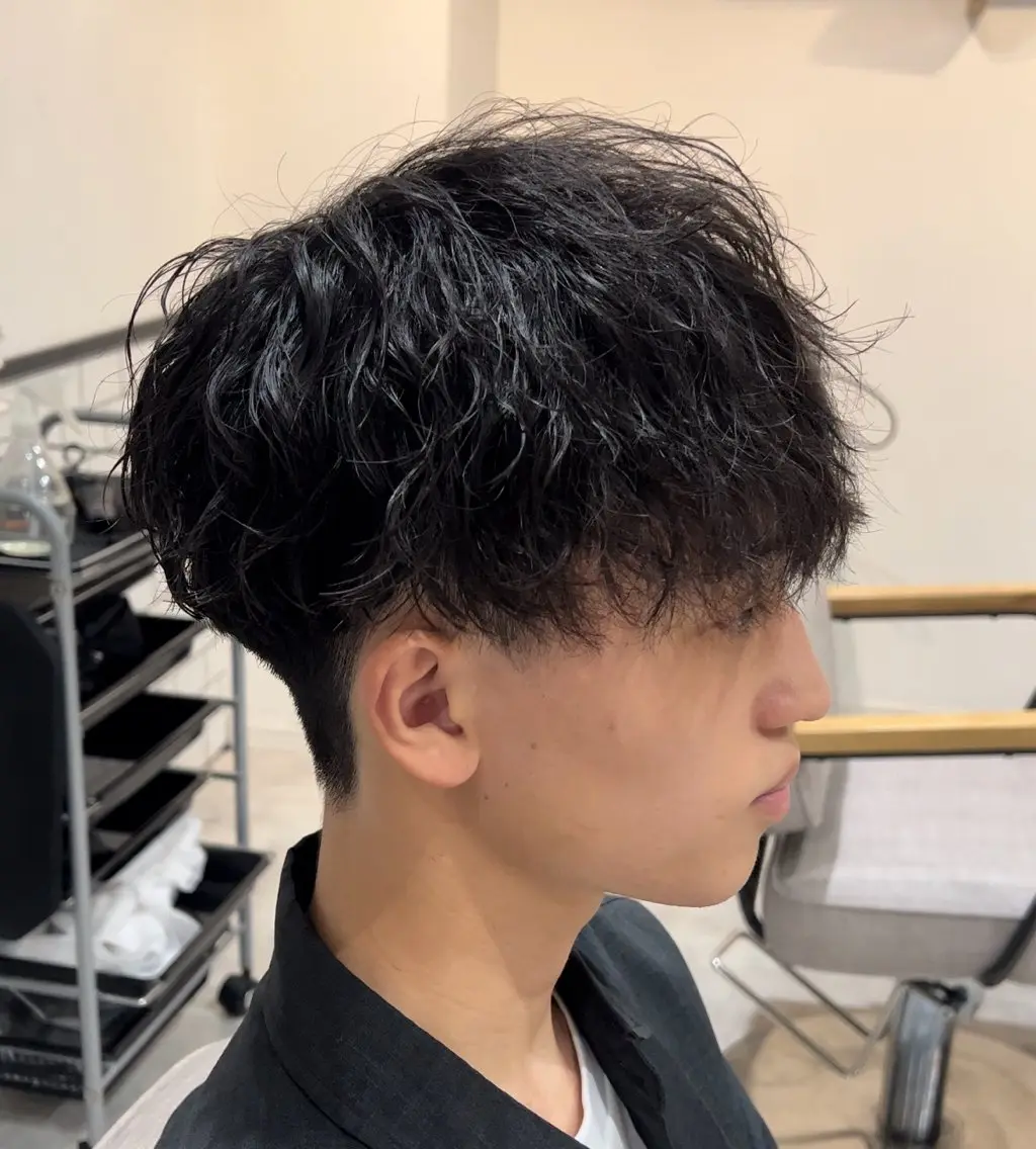 ショート パーマ メンズ メンズパーマ ツイストスパイラルパーマ スパイラルパーマ カット パーマ メンズサロン リョウタのヘアスタイル