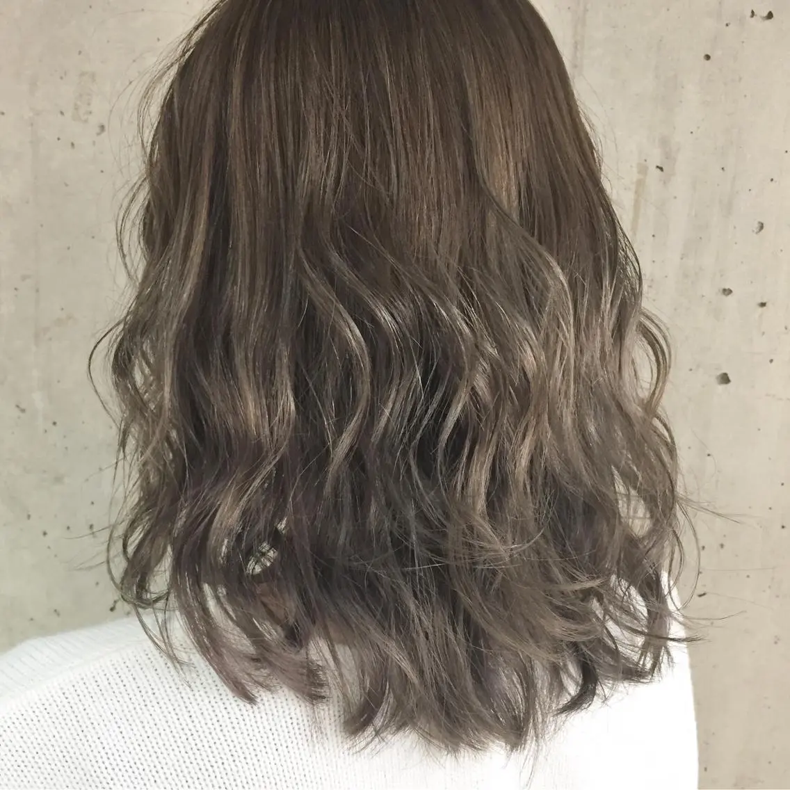 ミディアム カラー パーマ ヘアアレンジ メンズ キッズ ネイル マツエク・マツパ メンズブリーチ メンズハイライト メンズインナーカラー ブリーチ 透明感カラー 顔まわりレイヤー× 韓国ヘアオタベシンヤのヘアスタイル