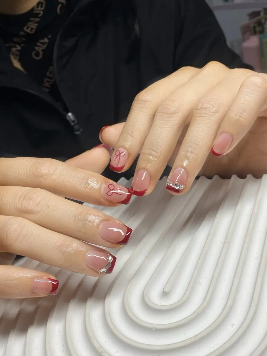 ネイル 長さ出し フレンチネイル ジェルネイル ガラスフレンチ 韓国ネイル ハンドネイル Minette nailHuongのネイルデザイン