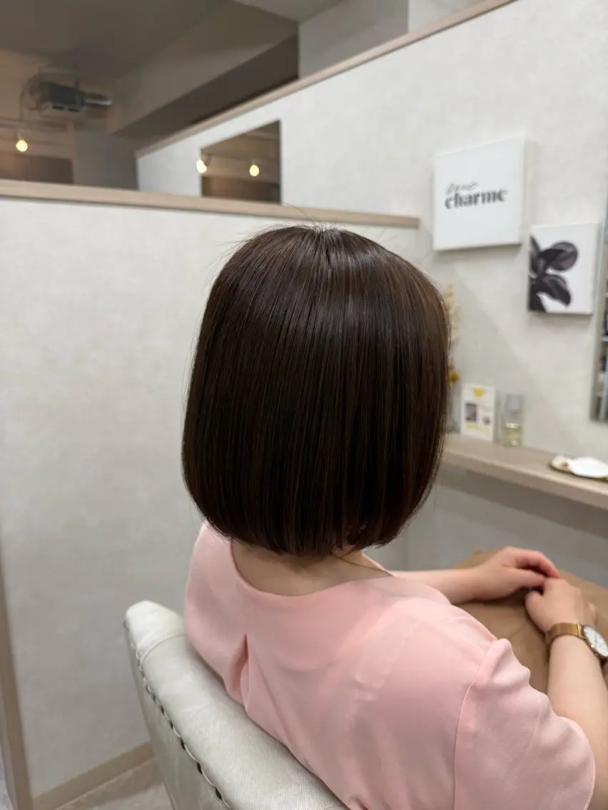 ショート カラー ヘアカラー 炭屋 波音のヘアスタイル