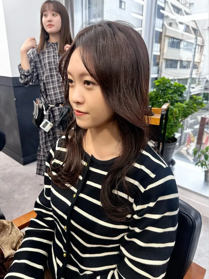 ミディアム カラー パーマ ヘアアレンジ メンズ キッズ レイヤーカット/ 巻ける縮毛矯正のヘアスタイル