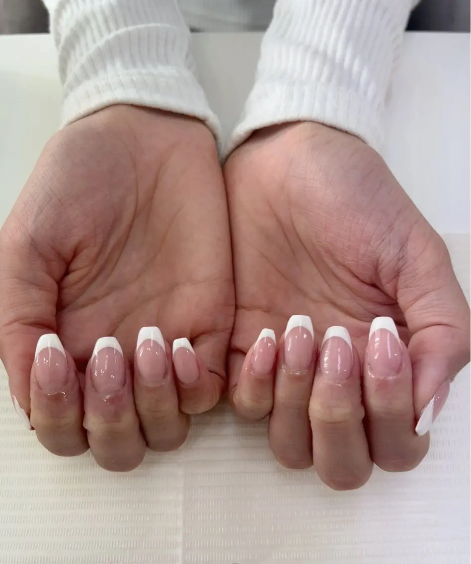 ネイル フレンチネイル esnail mokaのネイルデザイン