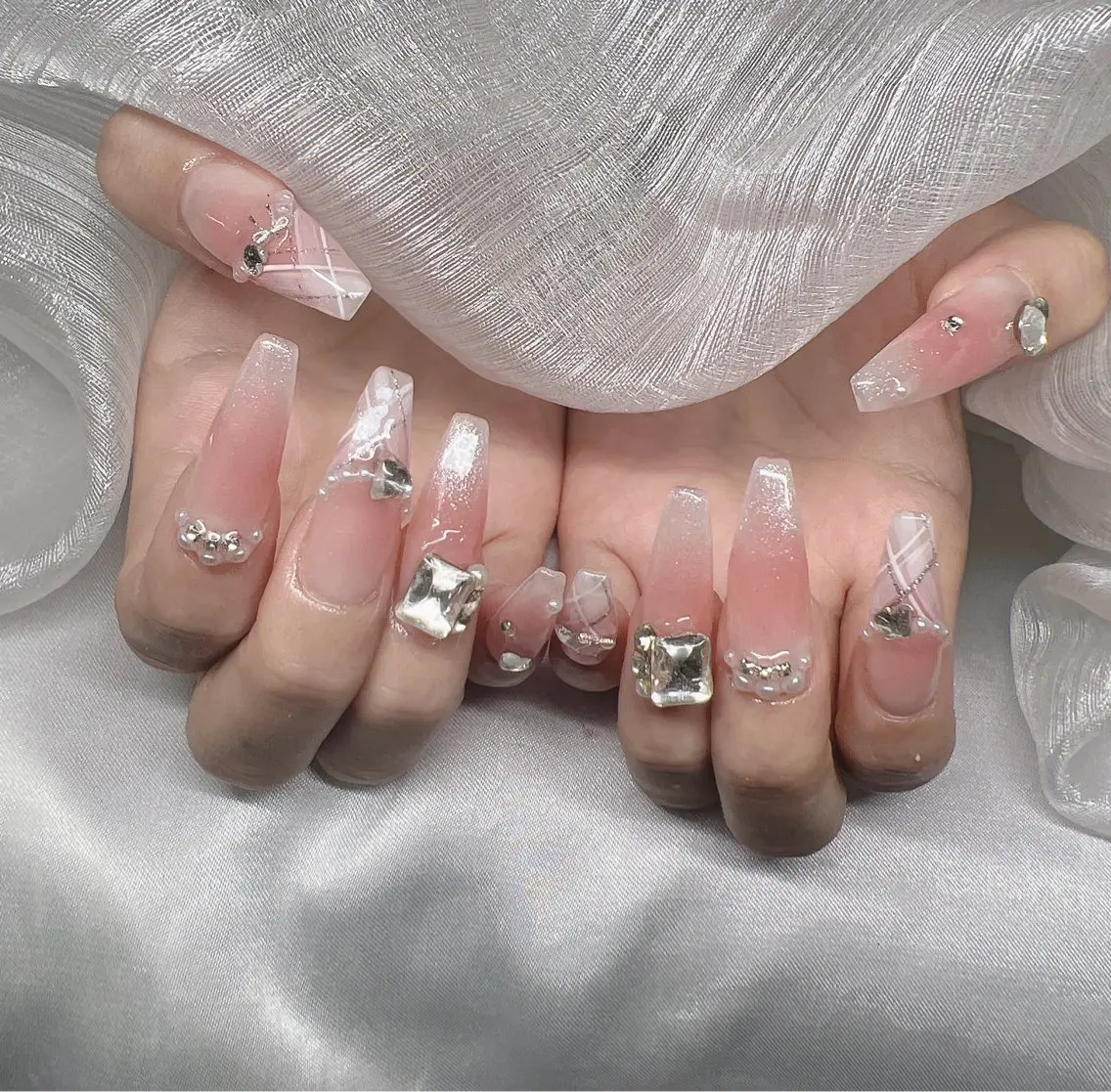 ネイル ハンドネイル Lee Nailsのネイルデザイン