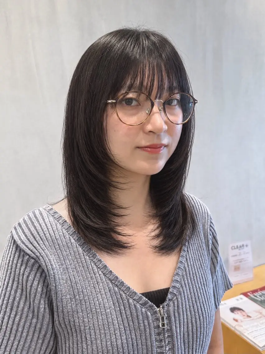 ミディアム 顔周りカット レイヤーカット カット ヘアカラー shuto/ ショートモデルのヘアスタイル