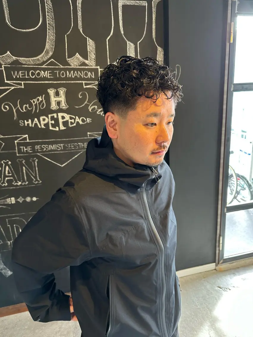 ショート メンズ メンズパーマ ショートヘア カット パーマ 俵 知広のヘアスタイル
