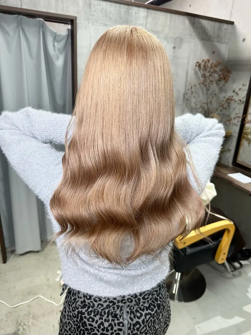 ロング カラー ベージュカラー ブリーチ ミルクティーベージュ カット ヘアカラー トリートメント Kazu 🌠名古屋 ハイトーン/レイヤーのヘアスタイル