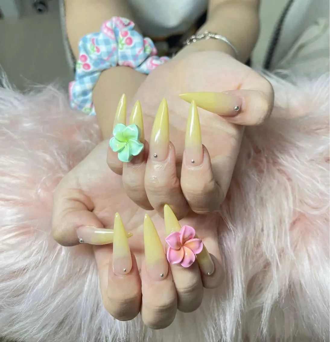 ネイル オーロラネイル フレンチネイル ジェルネイル ハロウィン キラキラネイル H.baby Nail Salonのネイルデザイン