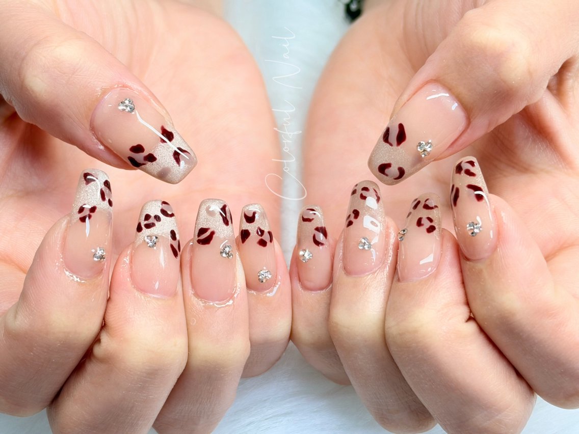 ネイル フラッシュネイル フットネイル フレンチネイル ジェルネイル ガラスフレンチ ハンドネイル 🎀Colorful 💅Nailのネイルデザイン