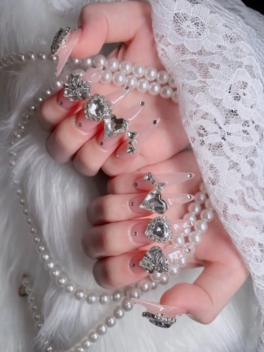 ネイル フレンチネイル ジェルネイル ハロウィン キラキラネイル 韓国ネイル ハンドネイル H.baby Nail Salonのネイルデザイン