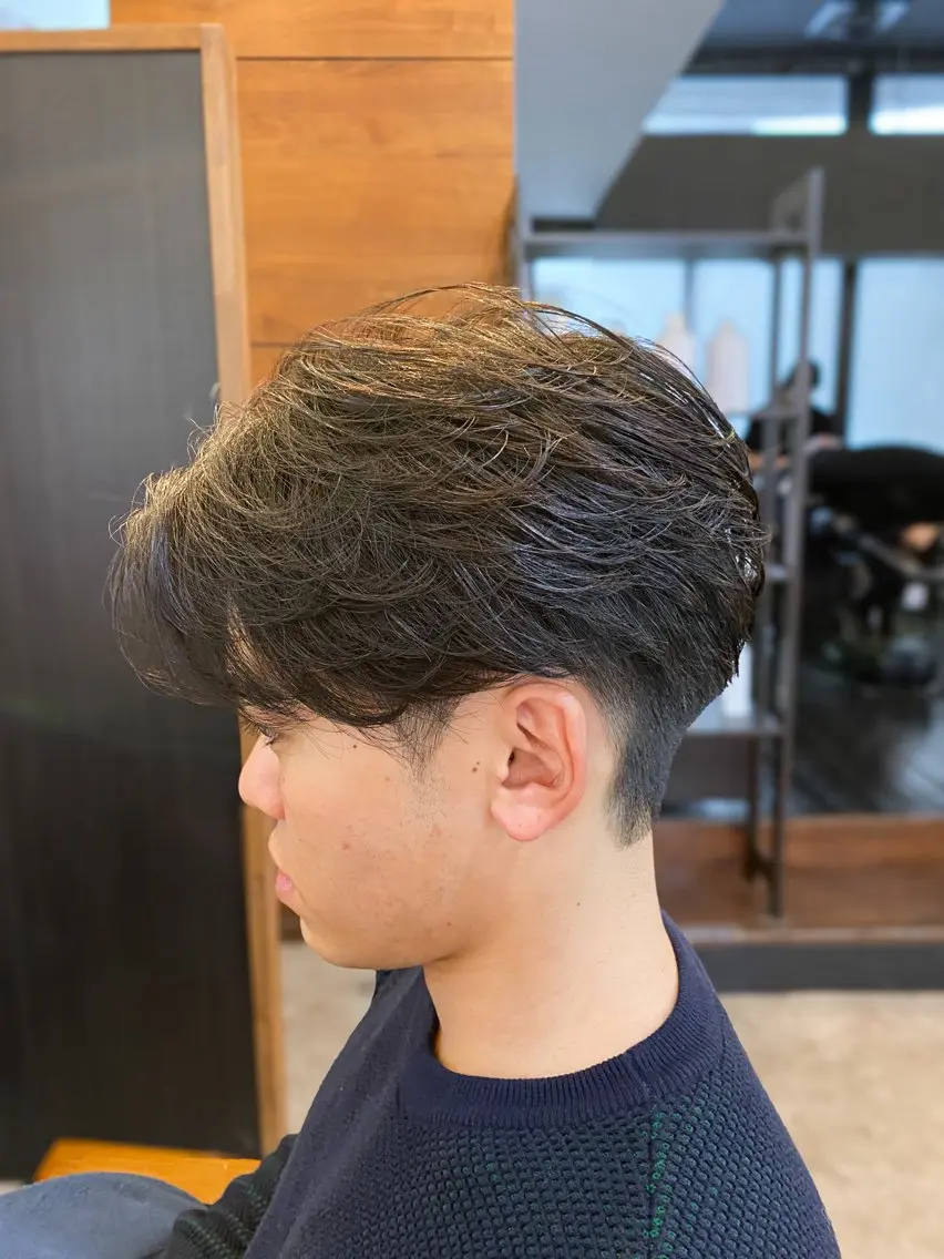 ミディアム パーマ メンズ ミディアムパーマ フェザーパーマ メンズパーマ IRIE⚡️メンズ/ パーマ⚡️北川聖也のヘアスタイル