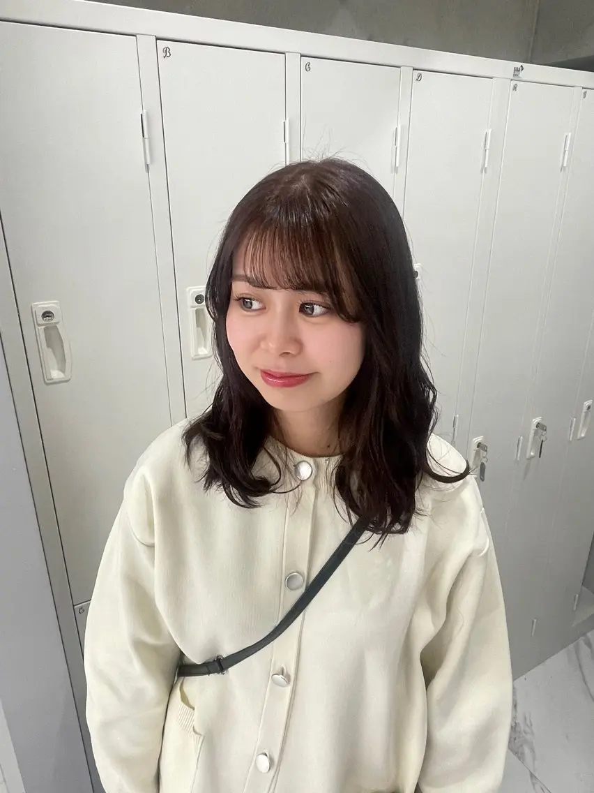 ミディアム カラー yuzuna ハイトーン 天神のヘアスタイル