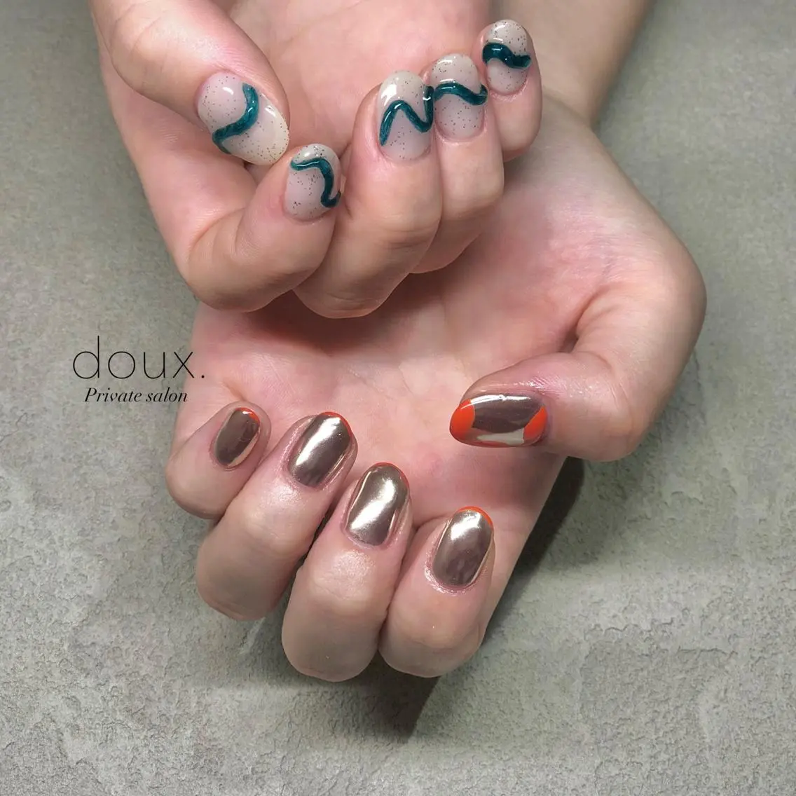 ネイル ミラーネイル ニュアンスネイル doux. nailのネイルデザイン