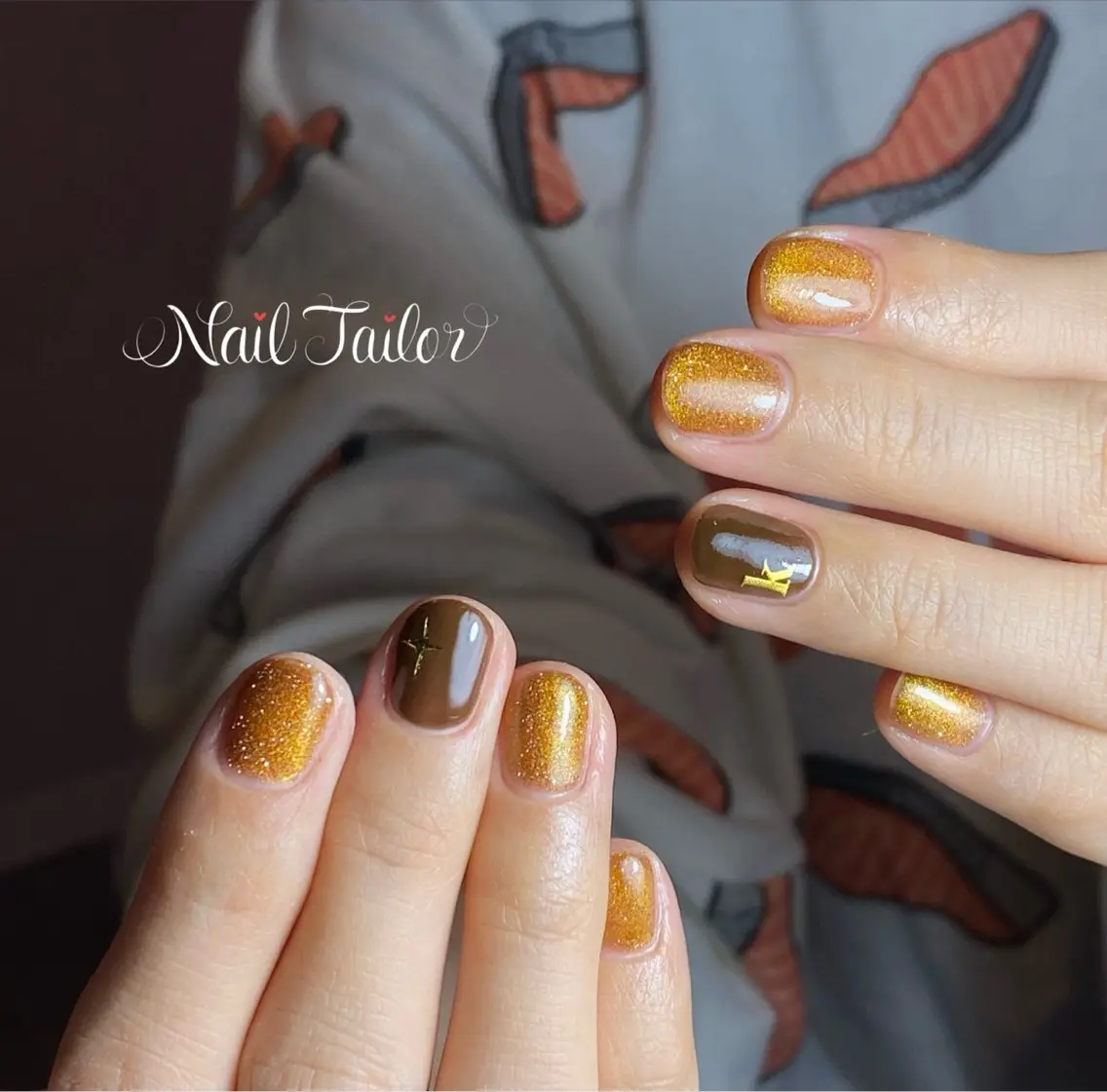 ネイル ブラウン ゴールド キラキラネイル マグネットネイル ワンカラーネイル ハンドネイル NailTailor ネイルテイラーのネイルデザイン