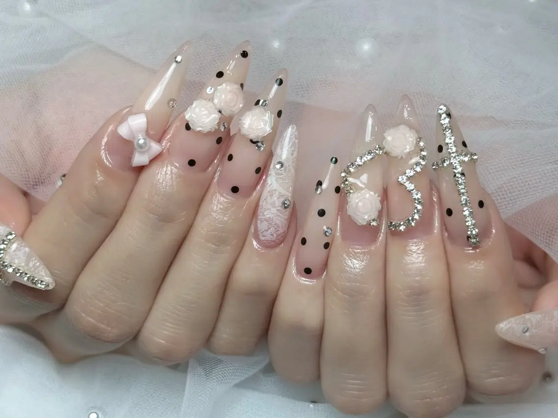 ネイル チークネイル ドット フレンチネイル グラデーション ハート ハンドネイル ハンドケア Eli Muse 新宿ネイルのネイルデザイン