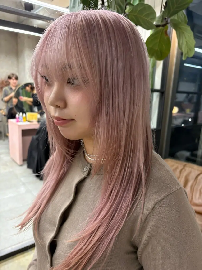 セミロング ヘアカラー トリートメント Cocona 🦤 /ブリーチ/ショートのヘアスタイル