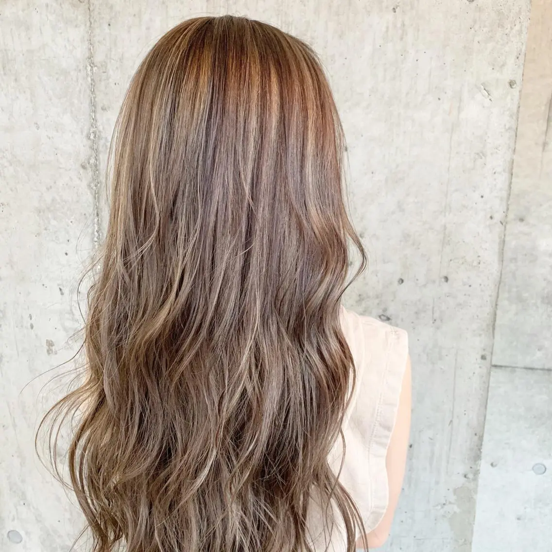 ミディアム 🌷横浜/レイヤー /艶カラー🌷のヘアスタイル