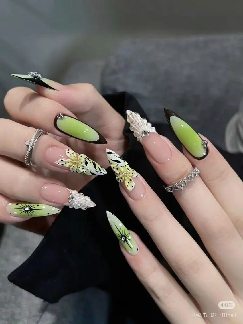 ネイル 韓国ネイル マグネットネイル 持ち込み ハンドネイル Dyo Nail_Royalのネイルデザイン