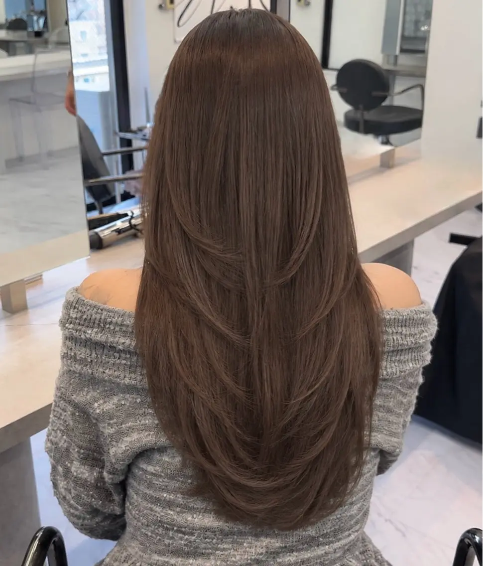 ロング ロングレイヤー 韓国風ヘア レイヤーカット ロング カット ヘアカラー トリートメント 🤍髪質改善 🤍透明感カラー🤍のヘアスタイル