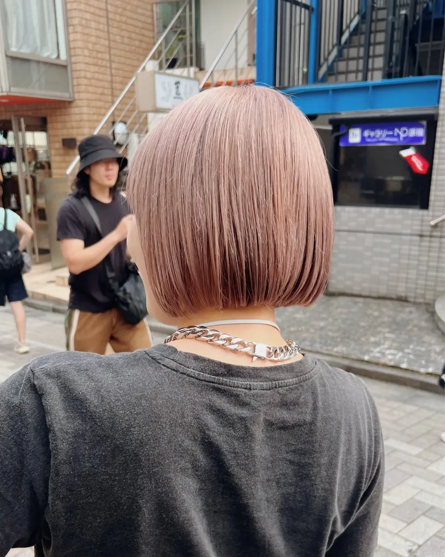 ミディアム カラー パーマ ヘアアレンジ ショートボブ ベージュカラー ハイトーンカラー ピンクカラー ピンクベージュ カット ショートヘア原宿 fifth コシのヘアスタイル