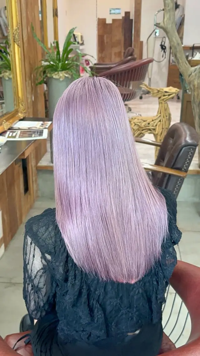 ロング カラー ブリーチ ラベンダーカラー ヘアカラー トリートメント 山之内匠/艶カラー/ ハイトーン/ブリーチのヘアスタイル