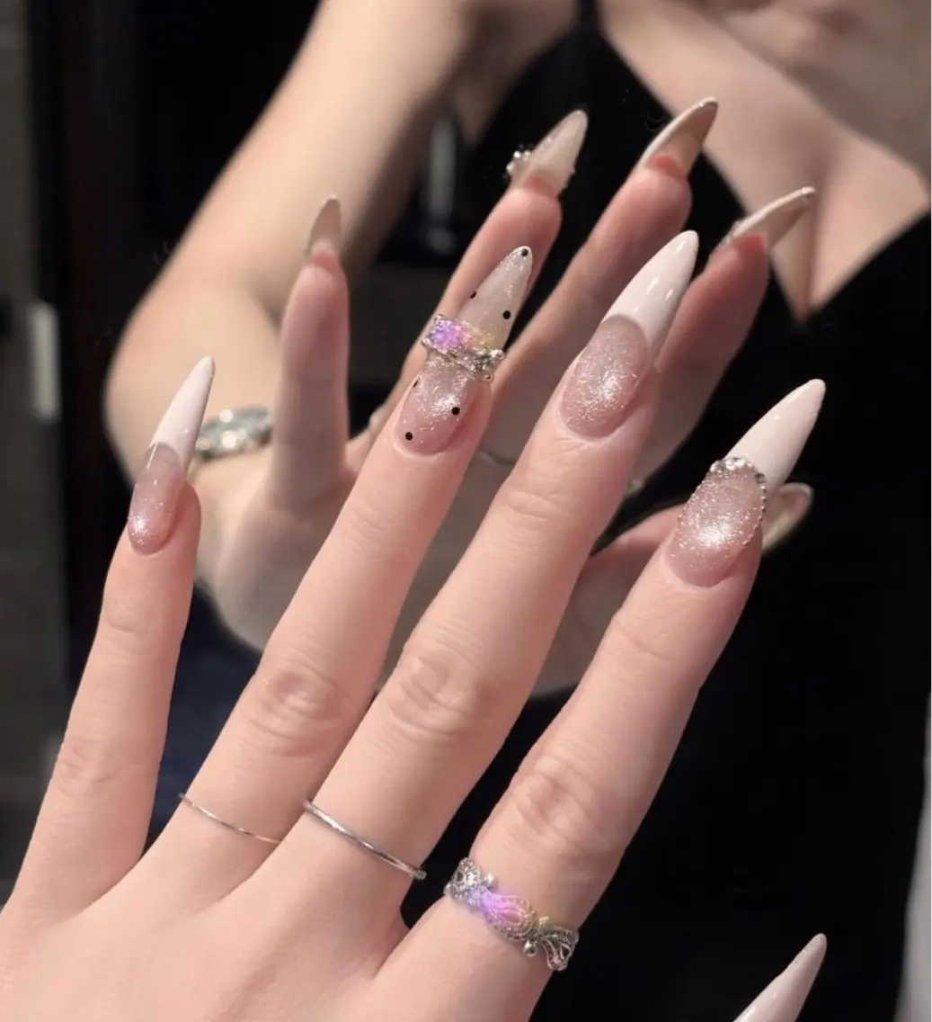 ネイル フレンチネイル キラキラネイル 韓国ネイル シンプルネイル ワンホンネイル ハンドネイル MEI Nailのネイルデザイン
