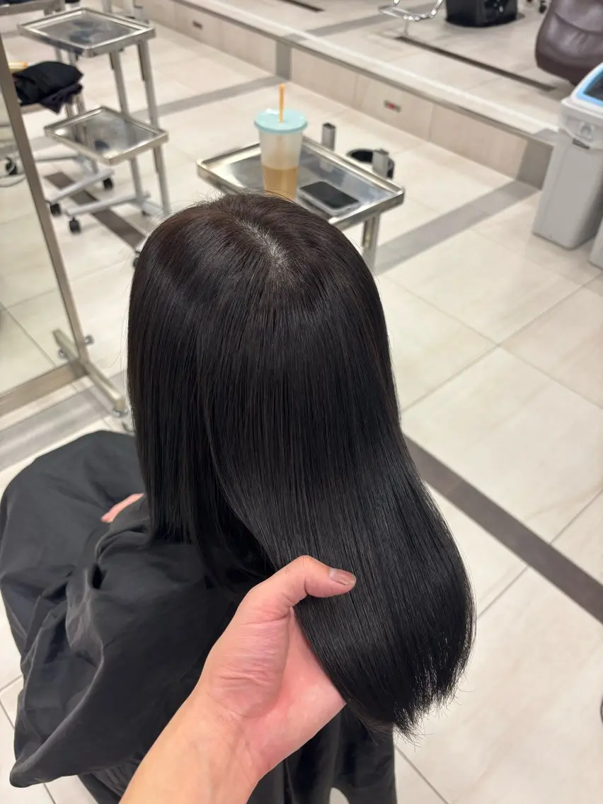 ミディアム ヘアカラー 上品ヘア✖️艶髪 𝑅𝐼𝐾𝑈のヘアスタイル
