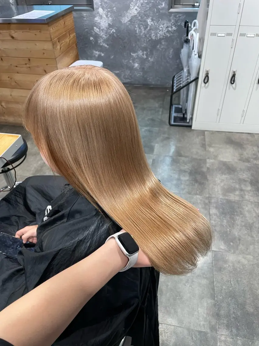 セミロング カラー ヘアカラー ハイトーン 横浜💞ミオのヘアスタイル