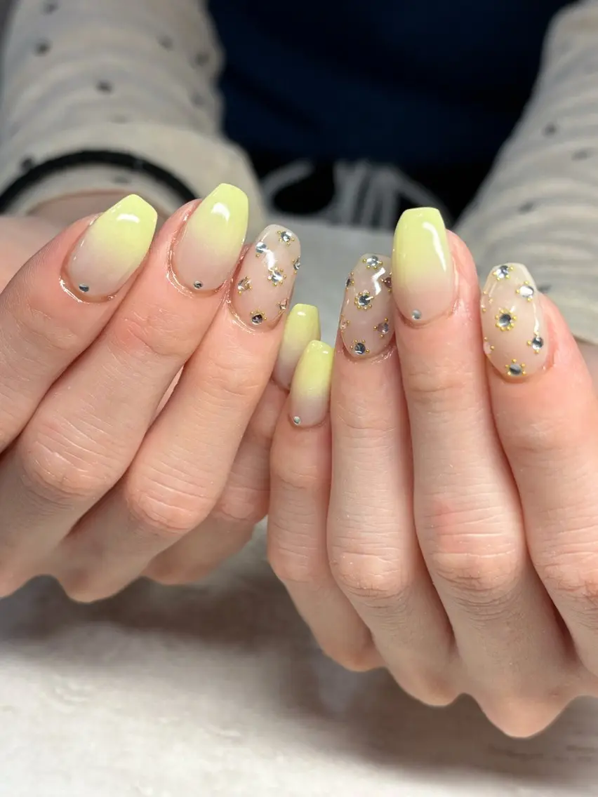 ネイル 春ネイル ハンドネイル Bitty ✮yuzukiのネイルデザイン