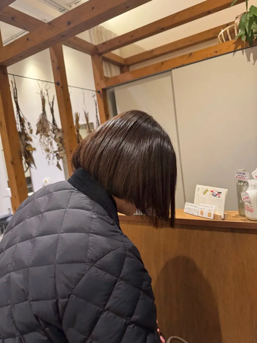 ショート カラー オリーブカラー ボブ カット ヘアカラー トリートメント ENIF 大島 芽生のヘアスタイル
