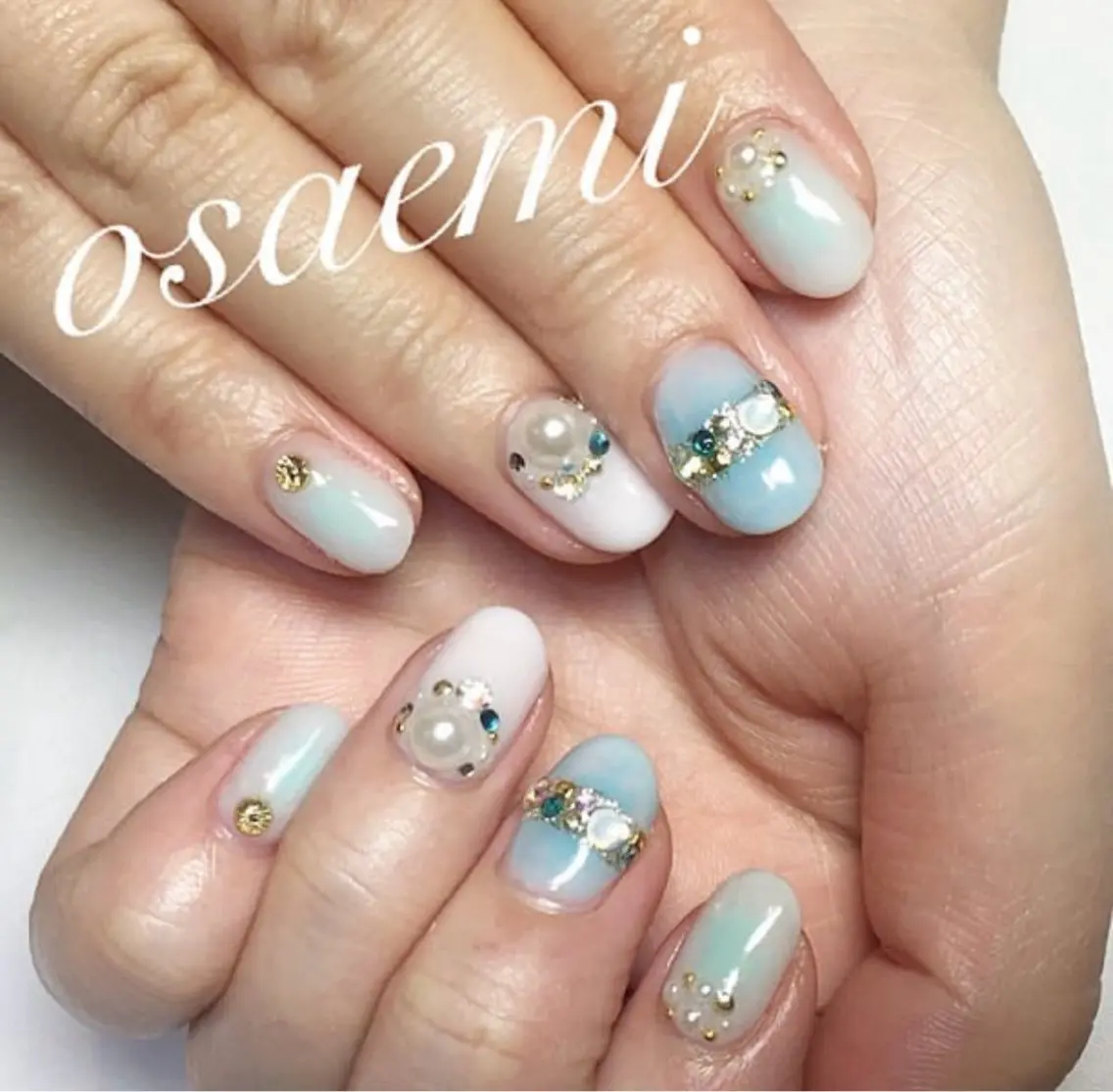 ネイル チークネイル フラッシュネイル フレンチネイル グラデーション ラメ(グリッター) ハンドネイル osa emiのネイルデザイン
