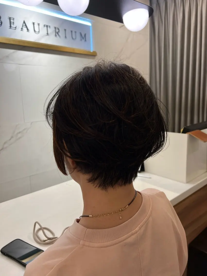 ショート 村中 逸紀のヘアスタイル