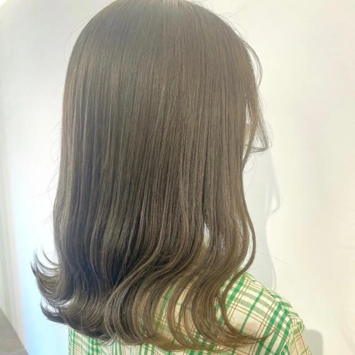 カラー ベージュカラー ブリーチ オリーブベージュ ヘアカラー トリートメント 🫧カラー&エクステ 専門🤍松下🫧のヘアスタイル