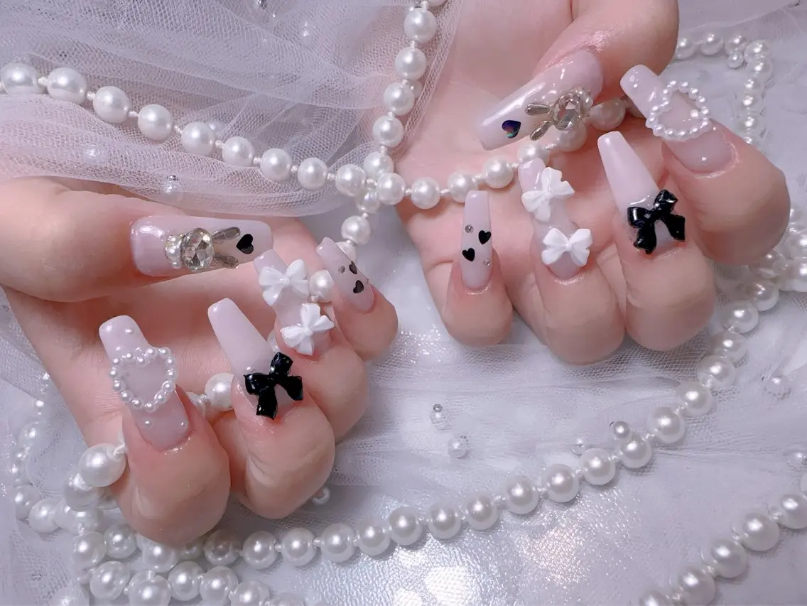 ネイル アートネイル フラッシュネイル フレンチネイル ジェルネイル ガラスフレンチ ハンドネイル You&Me Miyuのネイルデザイン