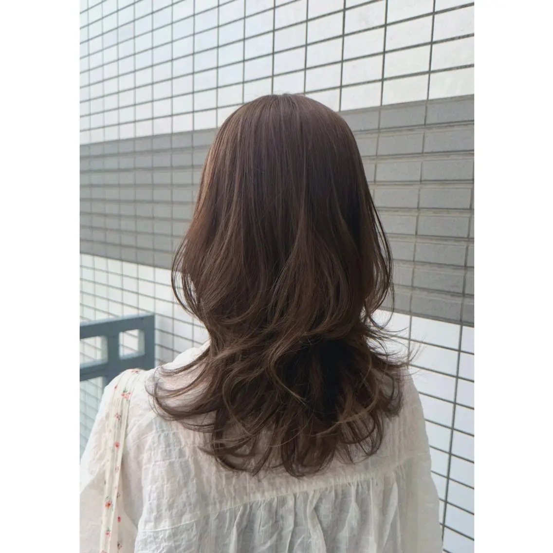 ミディアム カラー 透明感カラー レイヤーカット シャギー カット misato |似合わせ施術🦋のヘアスタイル