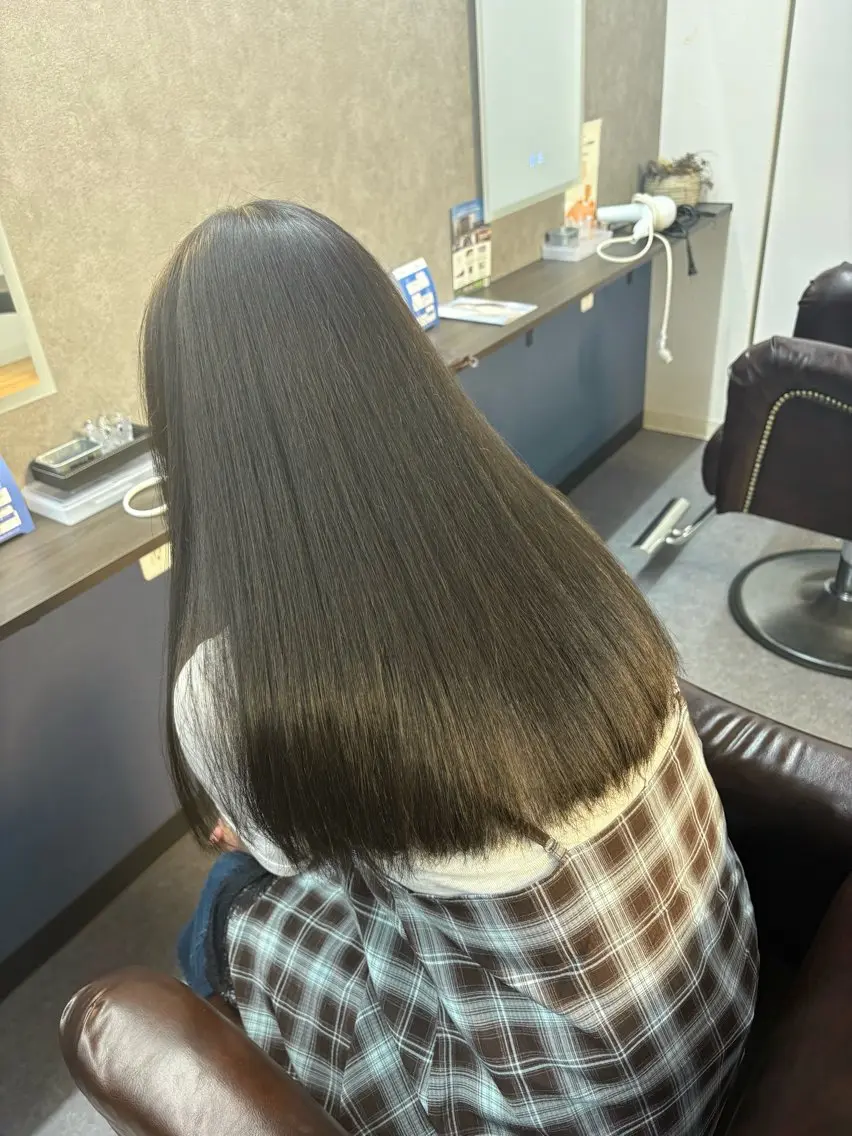 ロング ニイヤマ コタロウのヘアスタイル