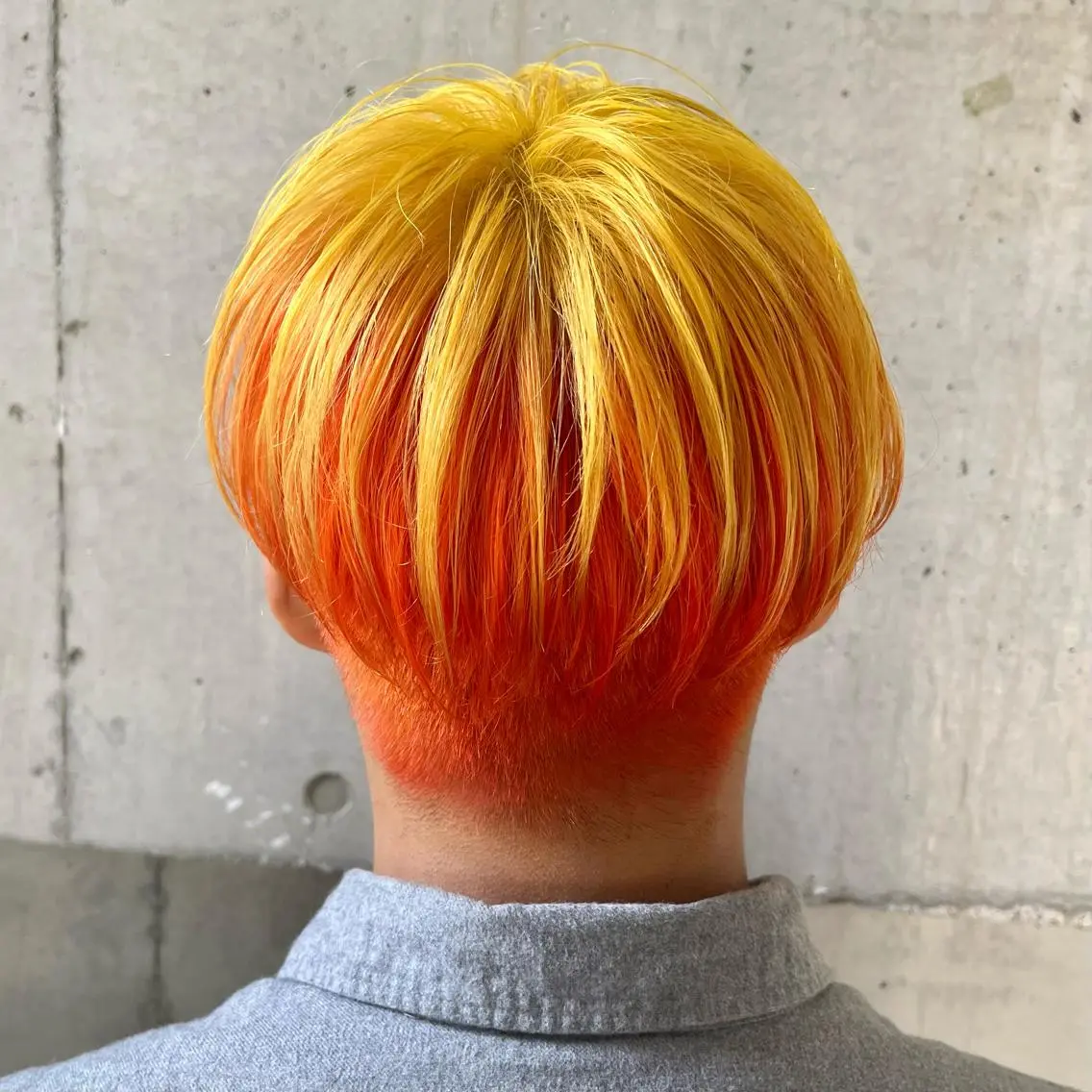 ショート カラー ツートーンカラー ヘアカラー 派手髪デザインカラー ヒロカのヘアスタイル