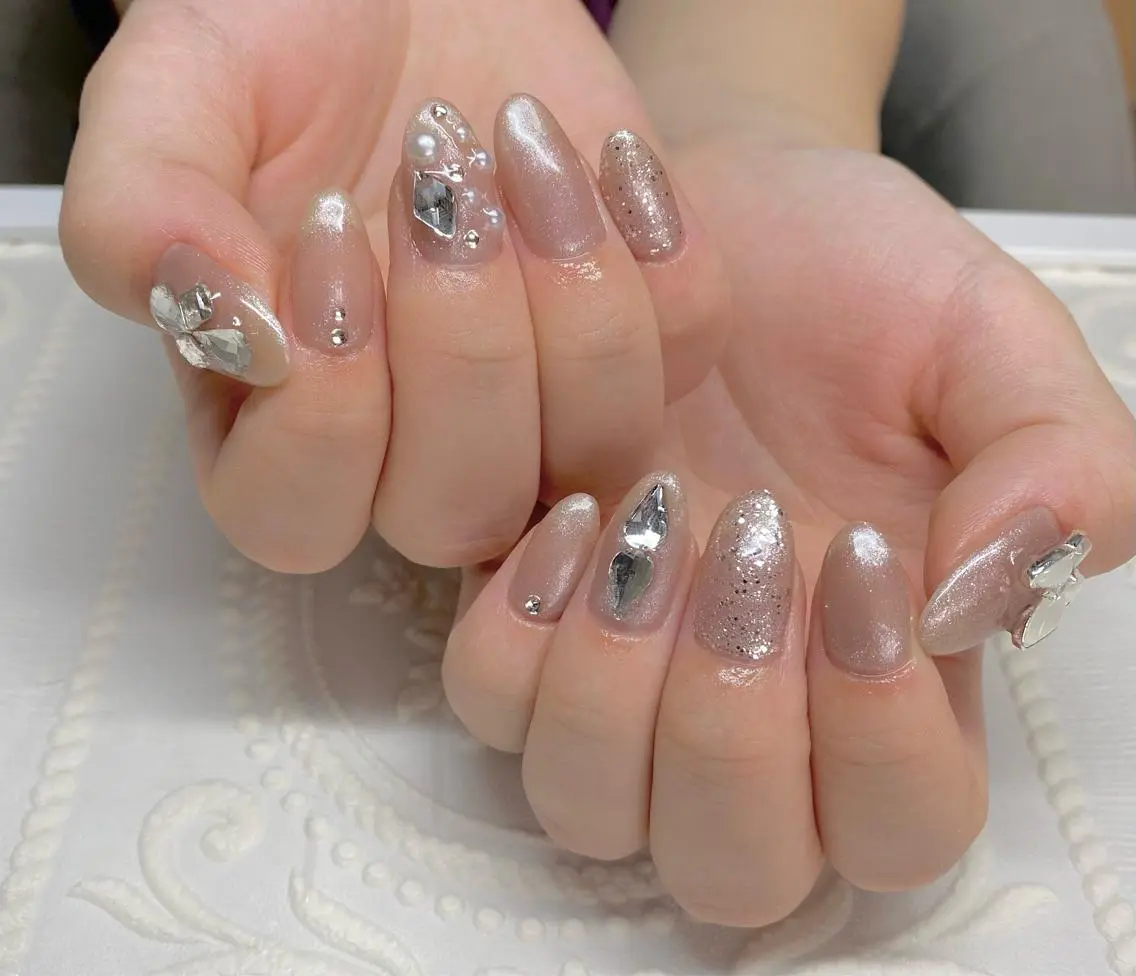 ミディアム ネイル アートネイル 成人式 ラメ(グリッター) 持ち込み ストーンネイル ハンドネイル LUNE NAILのその他イメージ