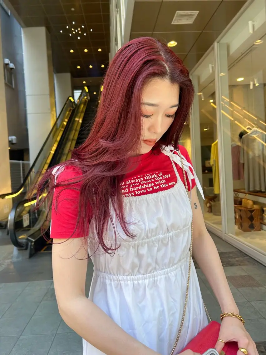 ロング カラー ブリーチ ブリーチなしカラー AKO .のヘアスタイル