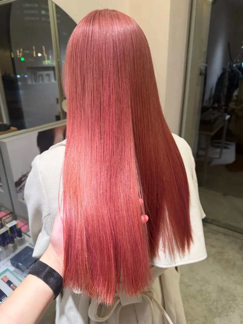ロング カラー ブリーチ ダブルカラー ピンクカラー ヘアカラー yuki 🐑のヘアスタイル
