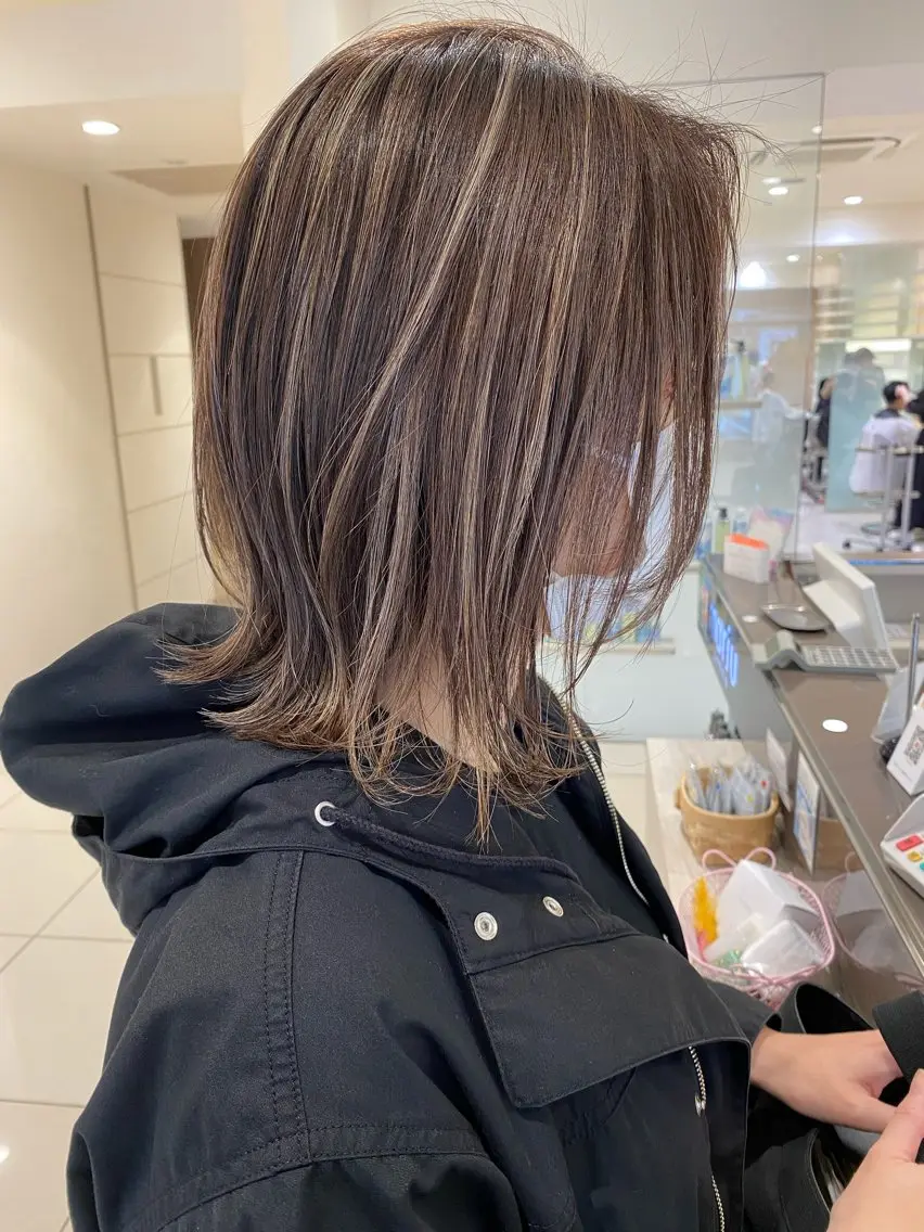 【スペシャルクーポン】✨毛先カット+ハイライトカラー+トリートメント✨の写真