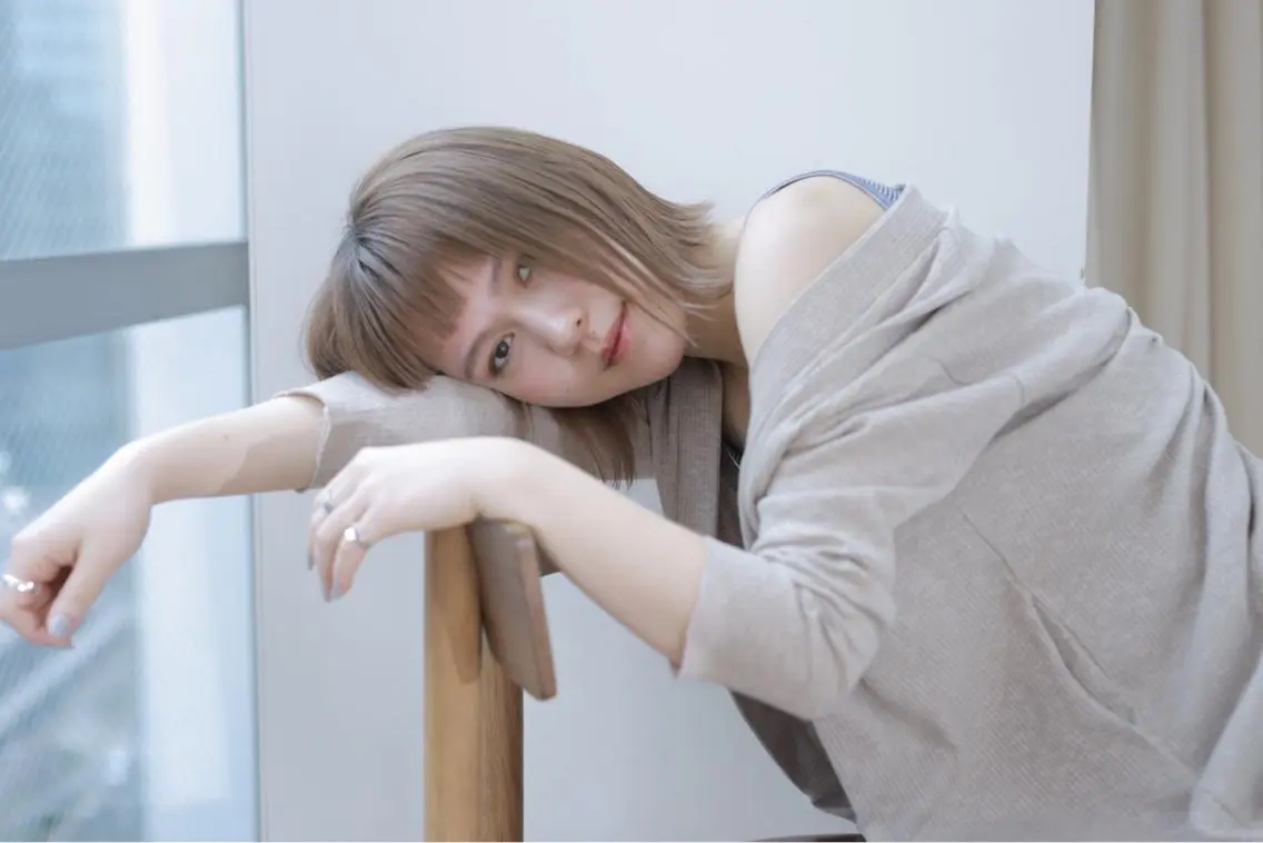 眉毛を明るく髪色に合わせていきます。の写真