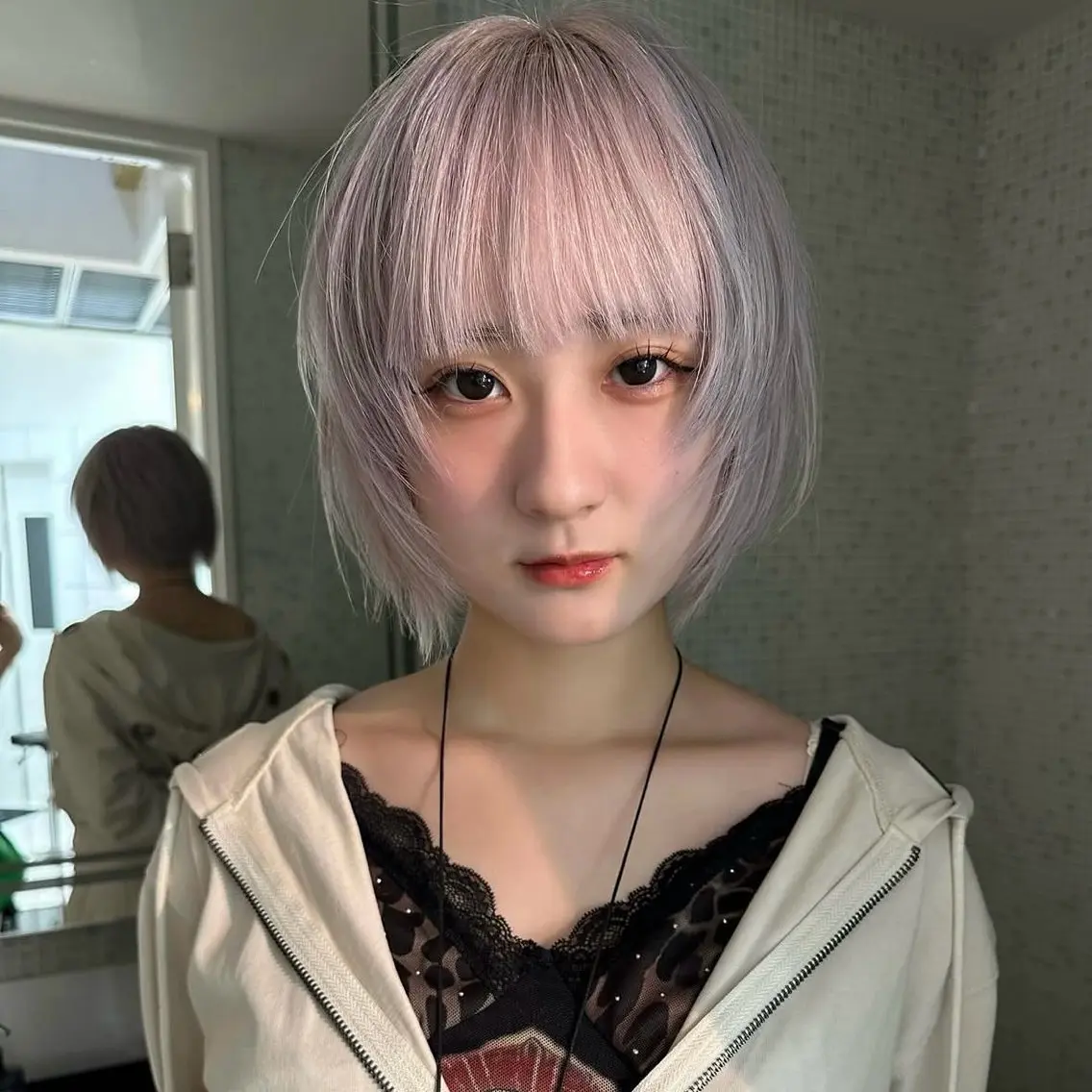 ショート カラー ヘアアレンジ MIYU/ケアブリ ーチカラー／デザインのヘアスタイル