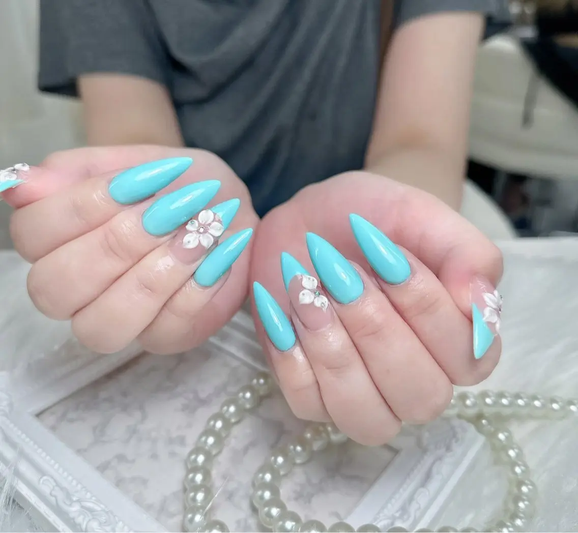 ネイル キラキラネイル 韓国ネイル ロングネイル マグネットネイル 持ち込み ハンドネイル Chiee Bling.Nailのネイルデザイン